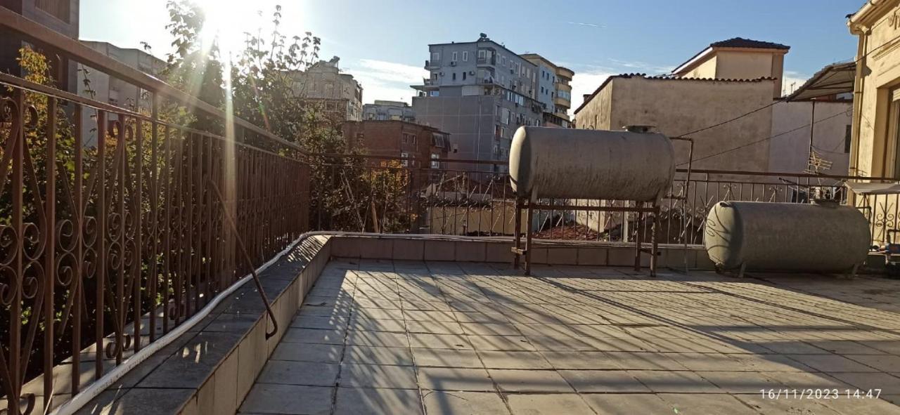 Royal Hostel تيرانا المظهر الخارجي الصورة