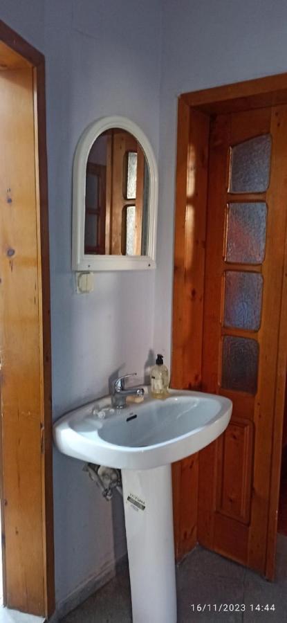 Royal Hostel تيرانا المظهر الخارجي الصورة