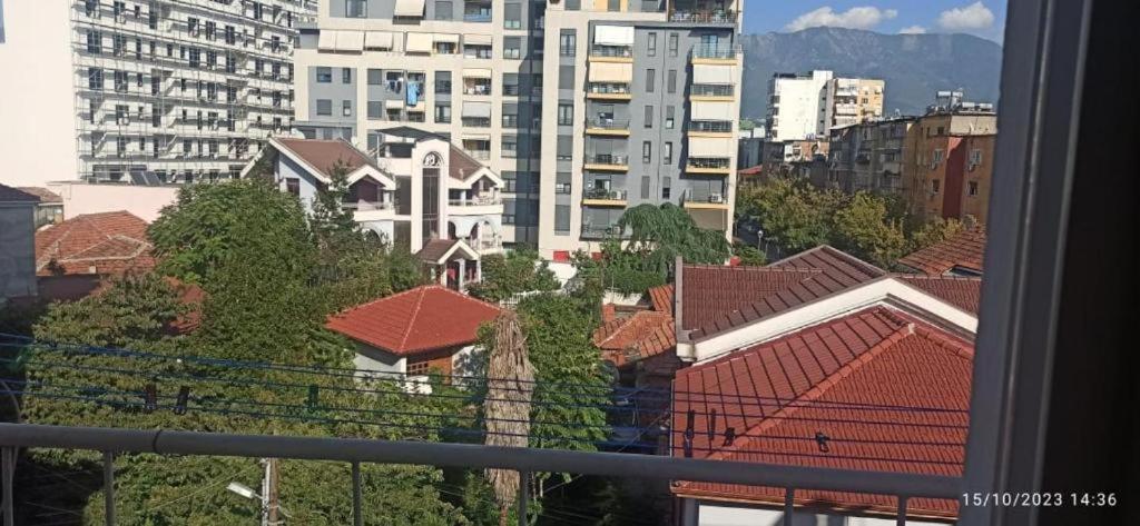 Royal Hostel تيرانا المظهر الخارجي الصورة