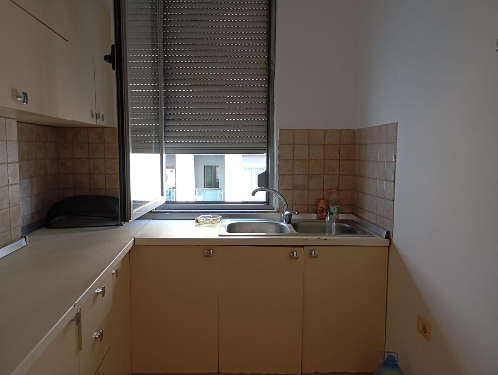 Royal Hostel تيرانا المظهر الخارجي الصورة