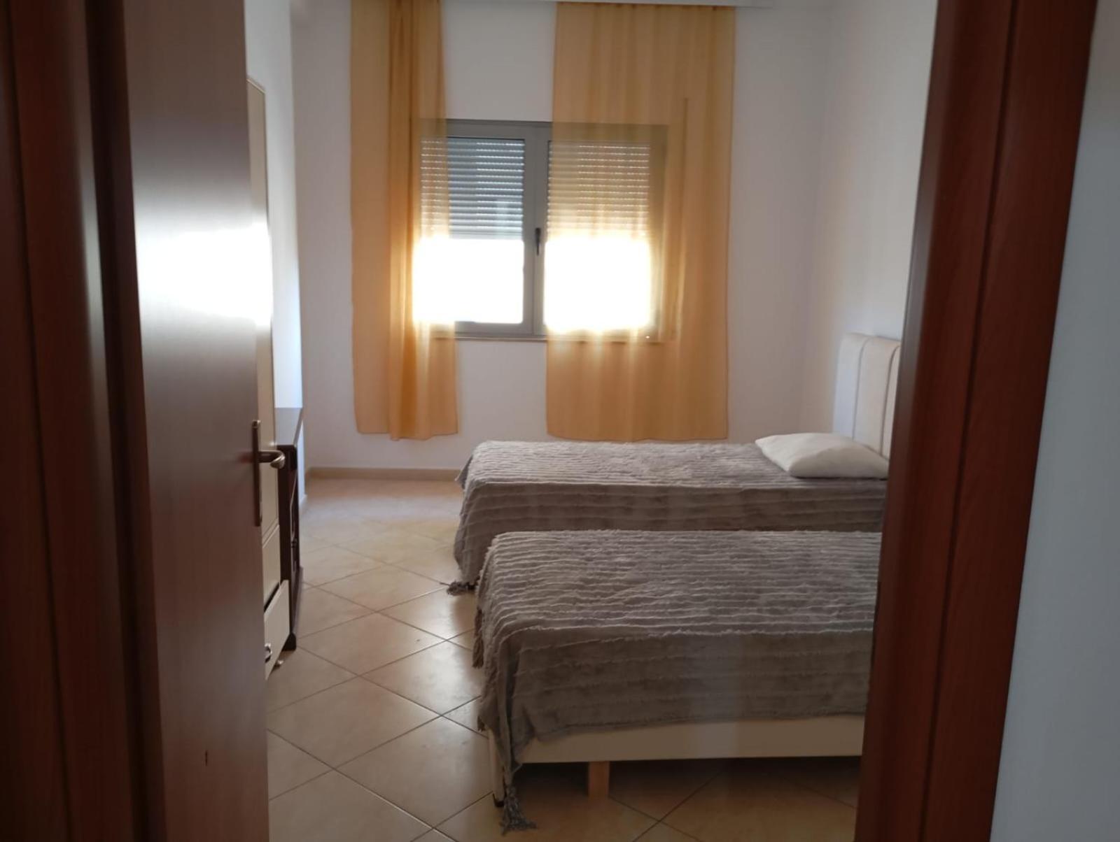 Royal Hostel تيرانا المظهر الخارجي الصورة