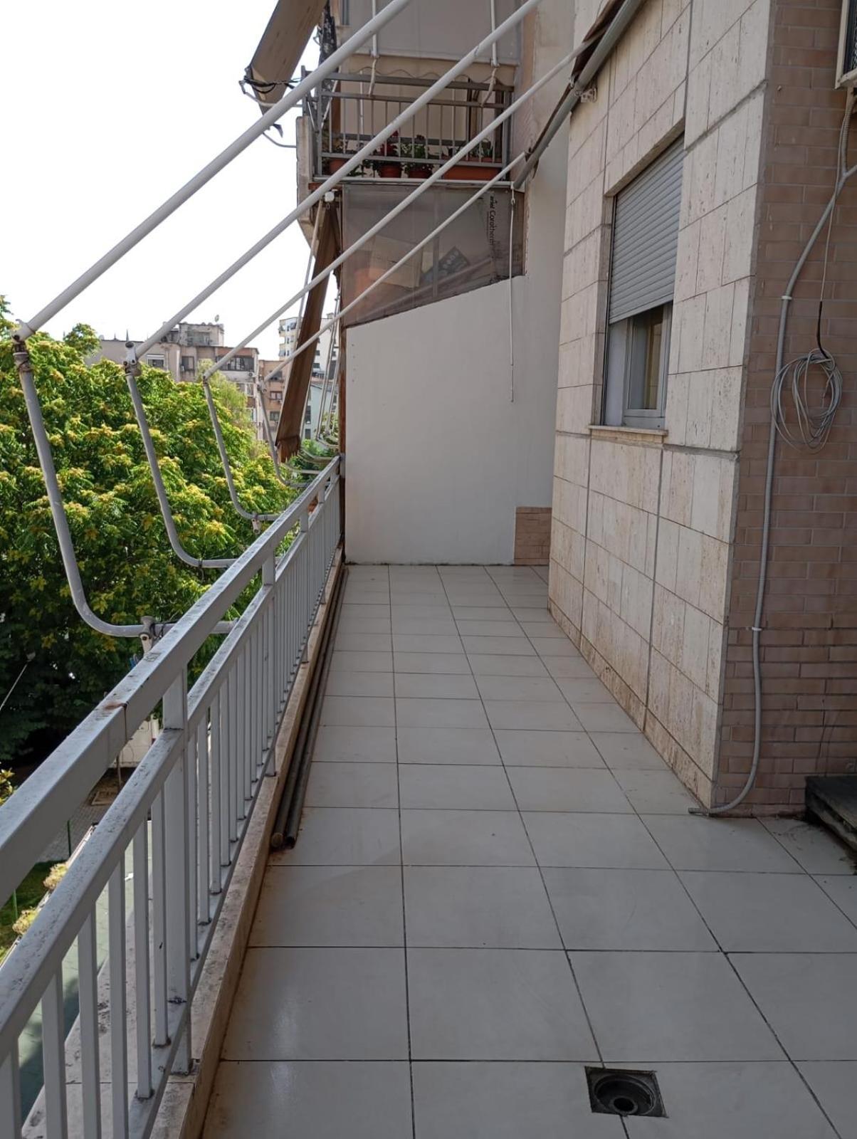 Royal Hostel تيرانا المظهر الخارجي الصورة