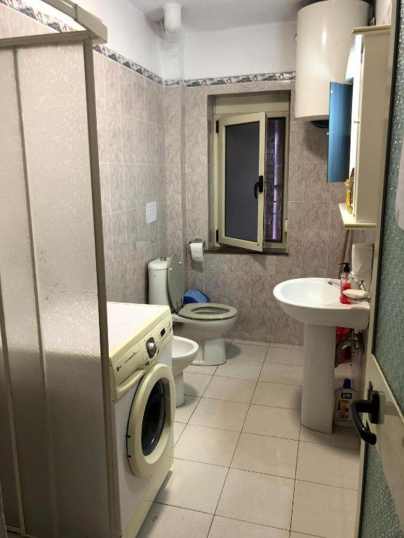 Royal Hostel تيرانا المظهر الخارجي الصورة